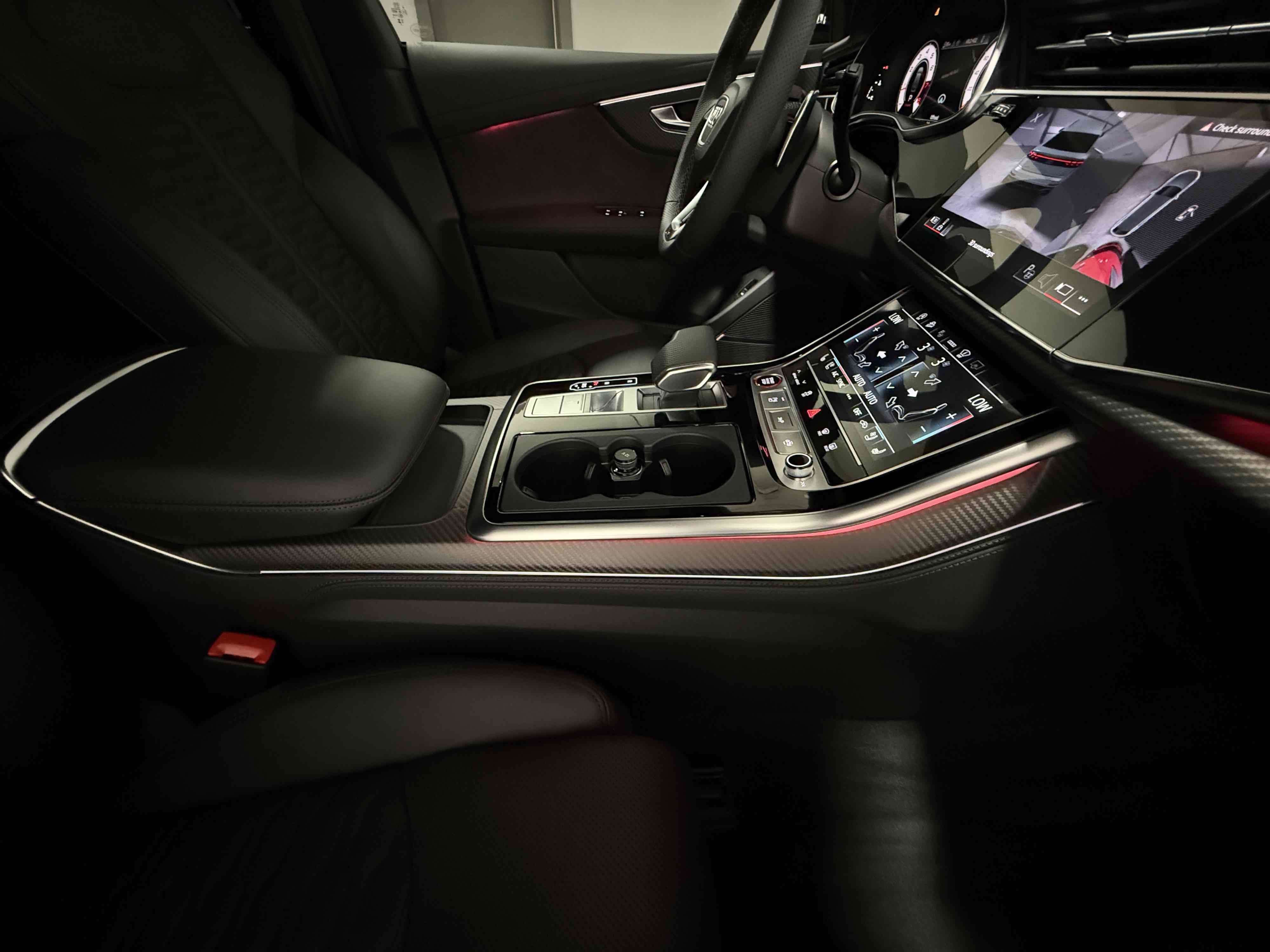 Used 2025 Audi RS Q8 performance image 33