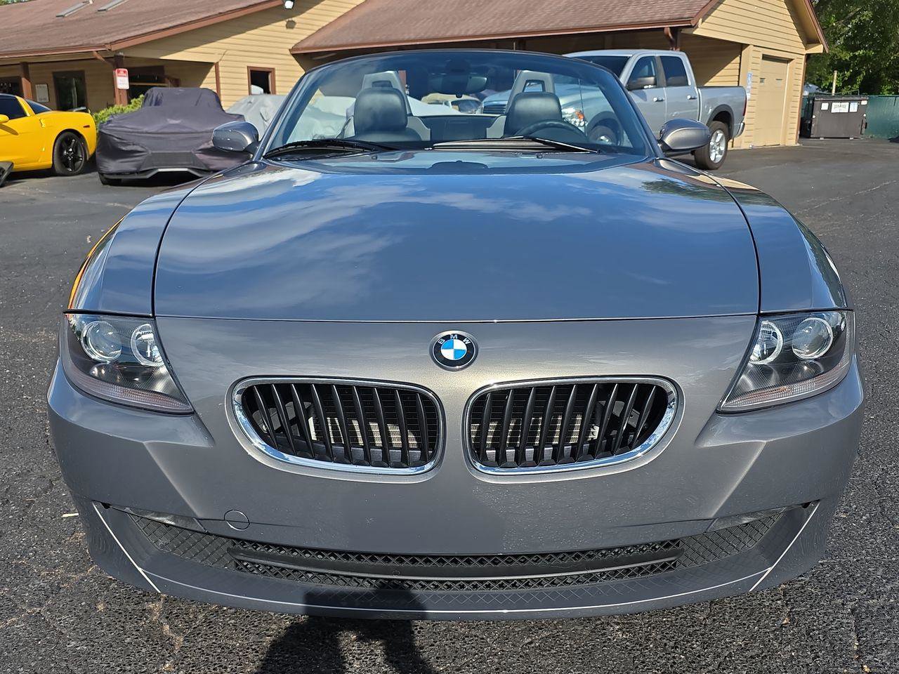 Used 2008 BMW Z4 3.0i RWD image 12
