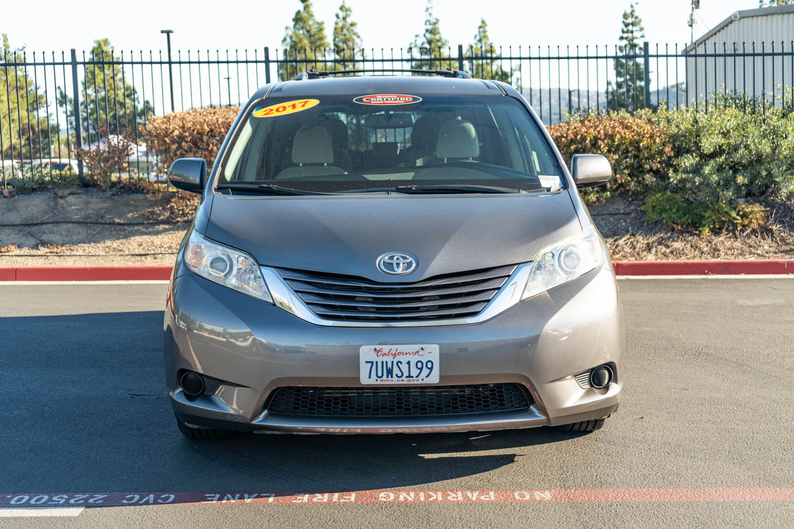 Certified 2017 Toyota Sienna LE w/ Cargo Management Package FWD image 2