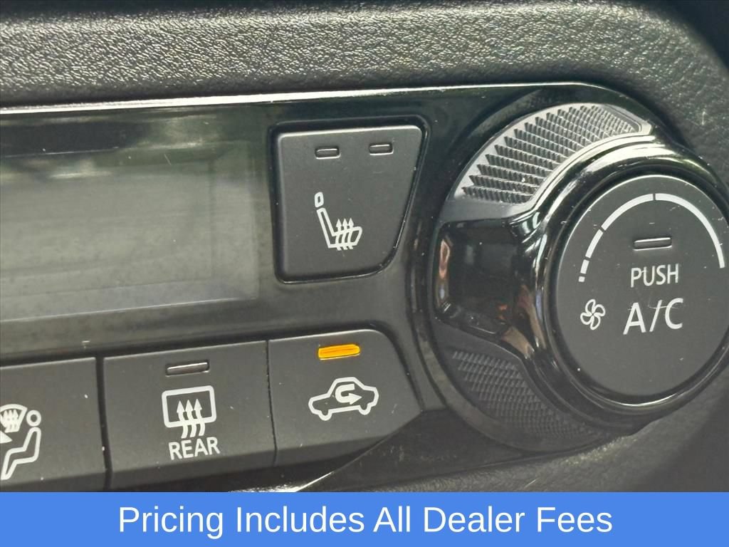 Used 2024 Nissan Kicks SR w/ SR Premium Package FWD image 14