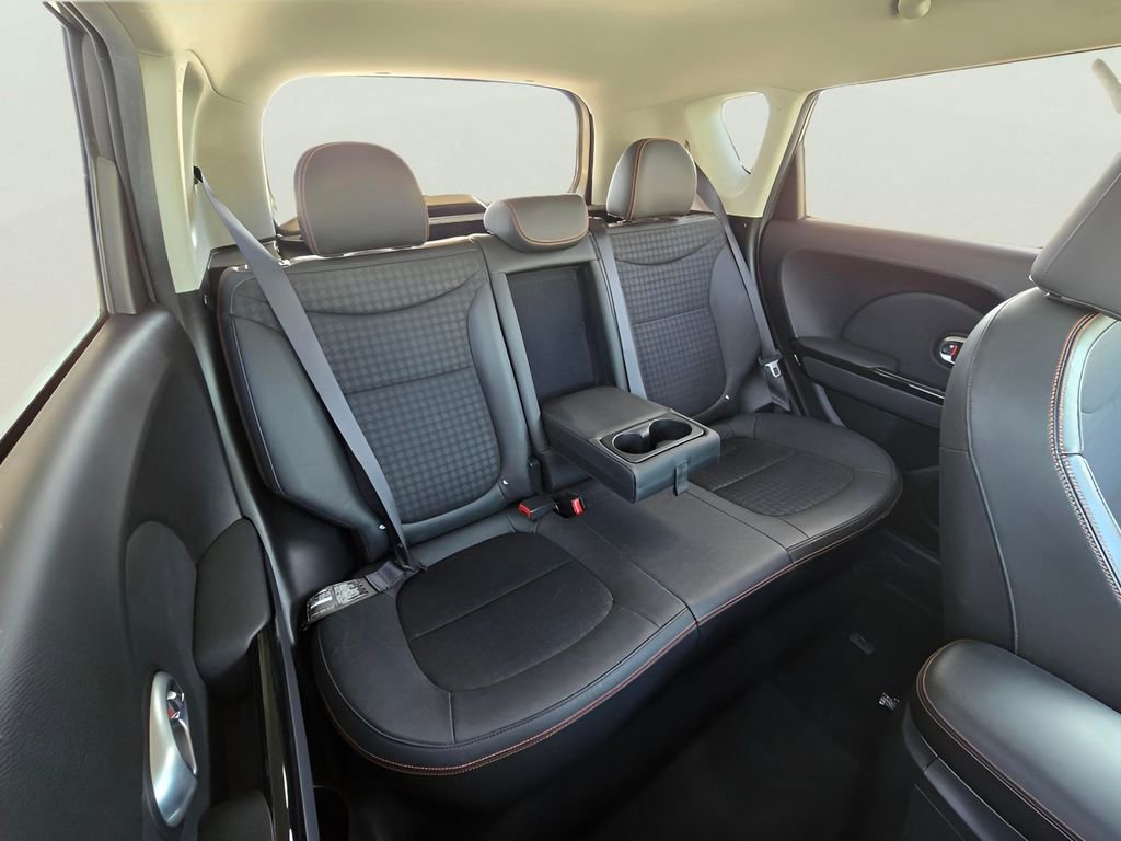 Used 2018 Kia Soul ! FWD image 11