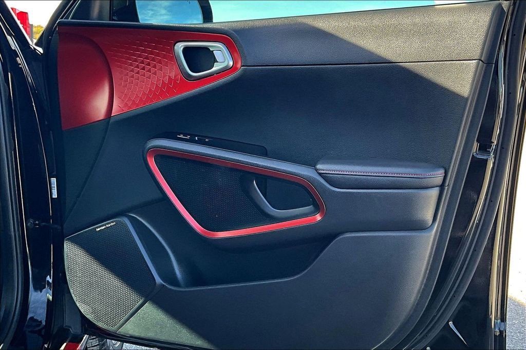 Used 2021 Kia Soul Turbo image 23