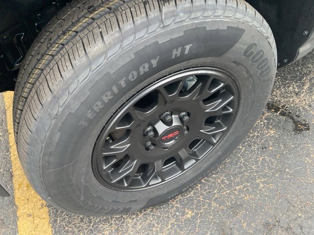 New 2025 Toyota Tacoma SR5 w/ Blackout Plus Package (GST) image 9