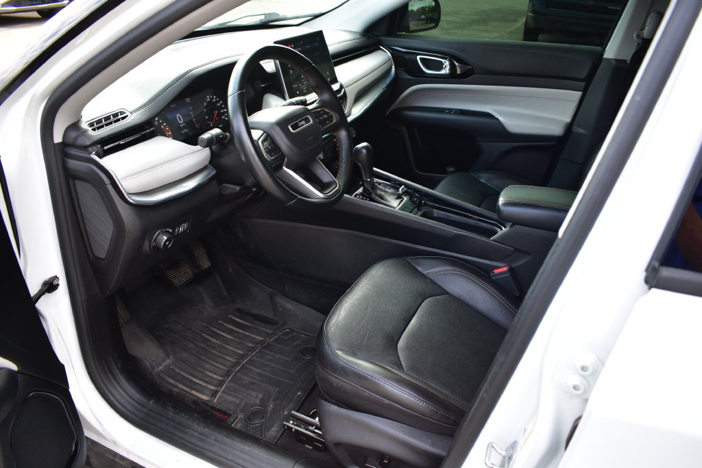 Used 2022 Jeep Compass Limited AWD/4WD image 17