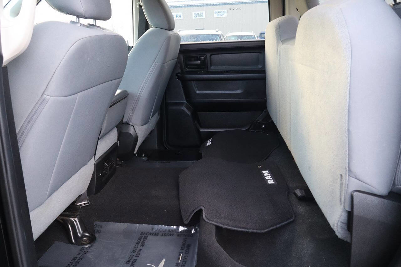 Used 2018 RAM 3500 Tradesman w/ Chrome Appearance Group image 19