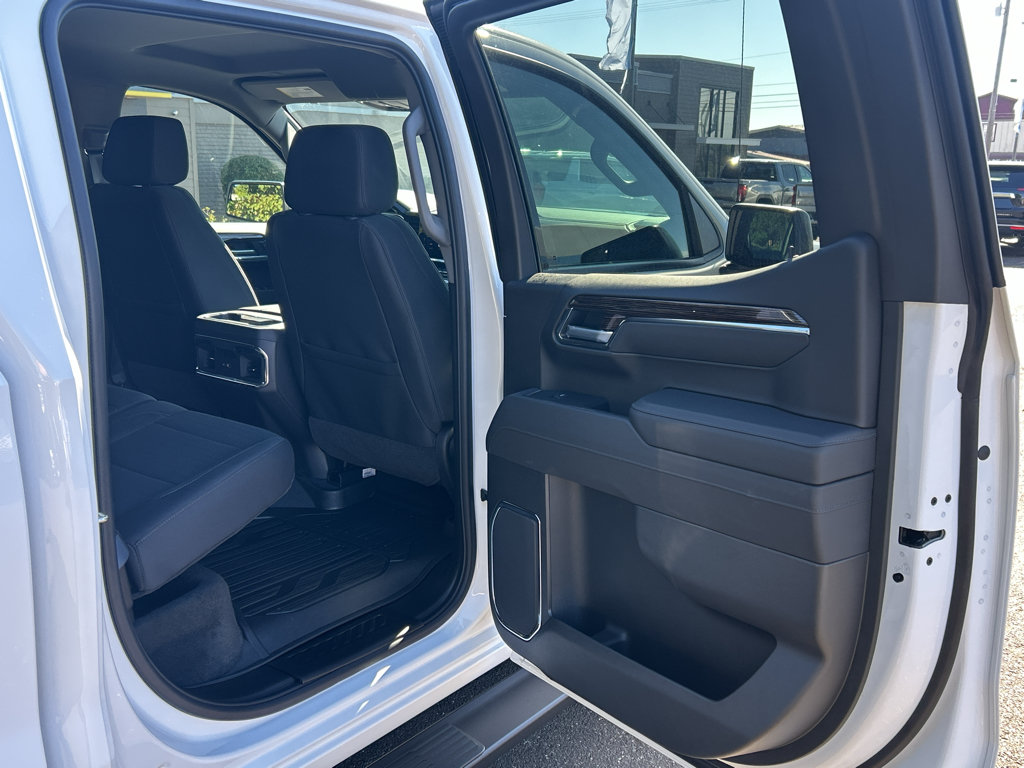New 2026 GMC Sierra 1500 Elevation w/ LPO, Elevation Black Package AWD/4WD image 26