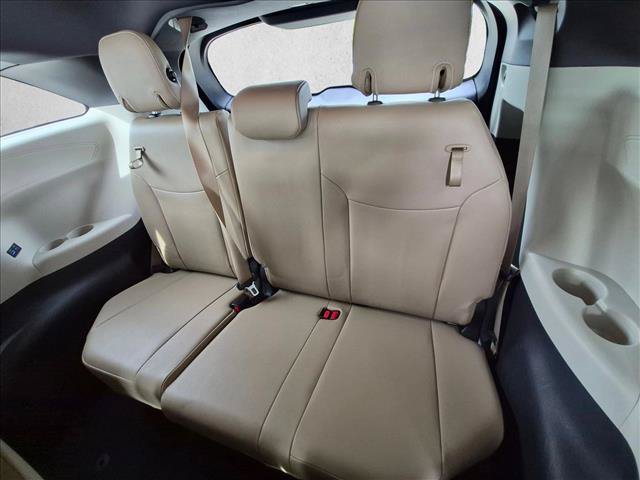 Certified 2024 Toyota Sienna XLE FWD image 16