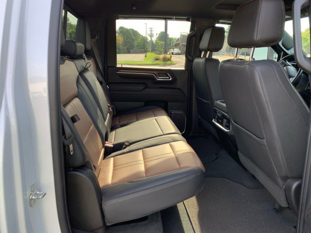 Used 2024 Chevrolet Silverado 2500 High Country w/ Technology Package AWD/4WD image 16