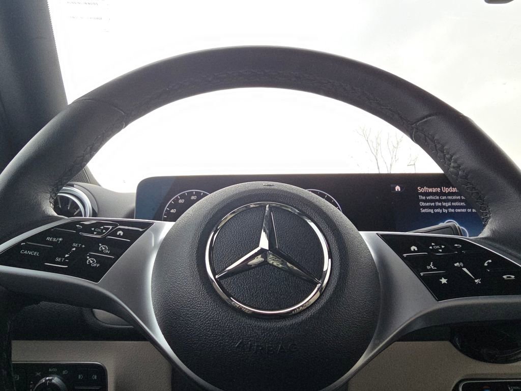 Certified 2025 Mercedes-Benz GLB 250 4MATIC image 23