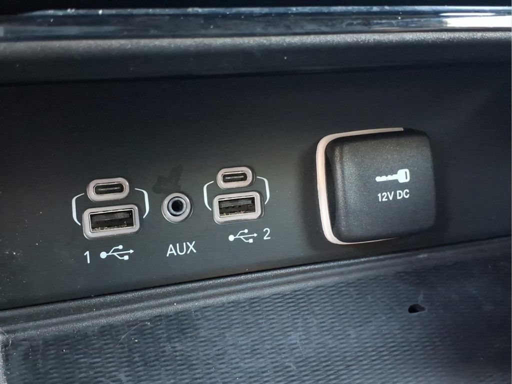 Used 2023 Jeep Grand Cherokee L Laredo AWD/4WD image 12