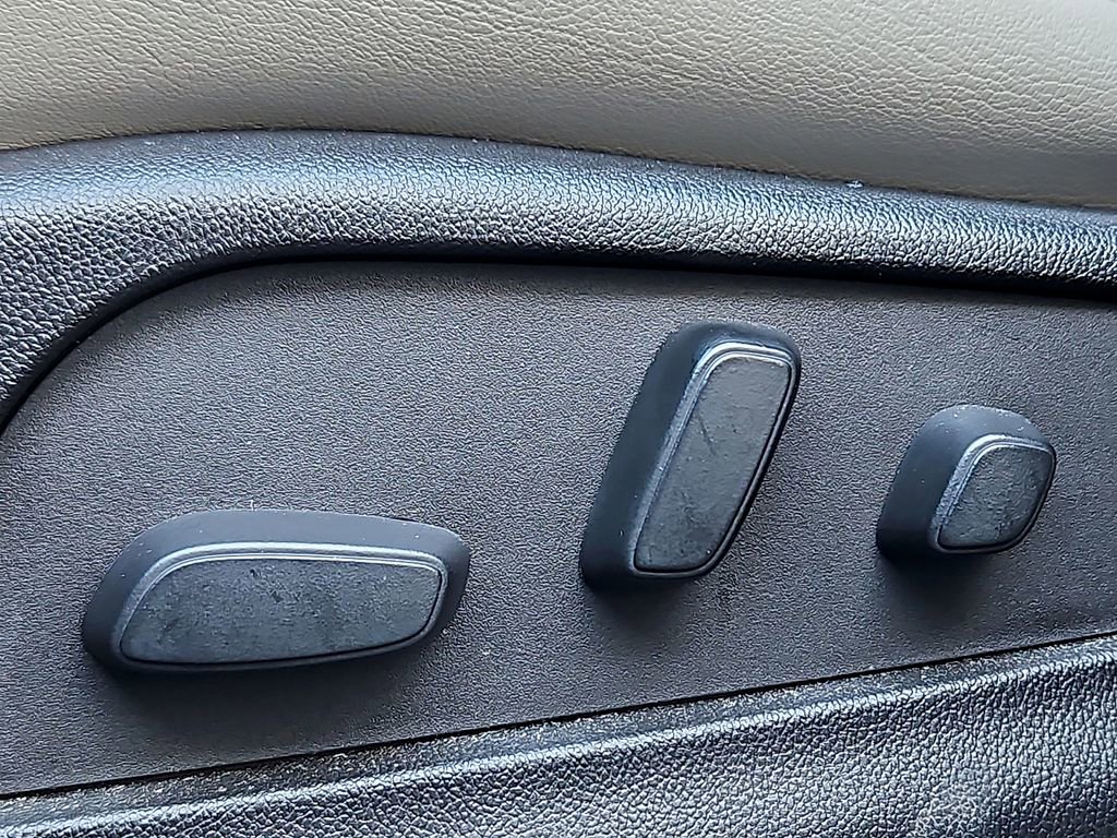 Used 2023 Cadillac XT4 Premium Luxury w/ Cold Weather Package image 29