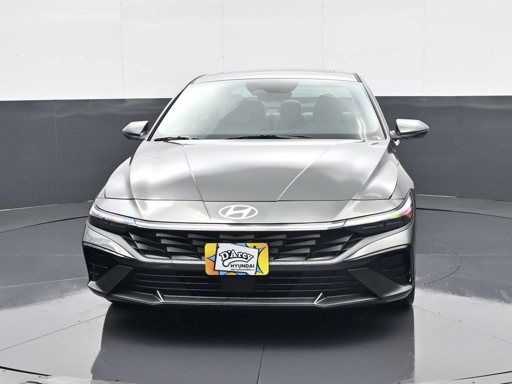 New 2026 Hyundai Elantra Limited FWD image 2