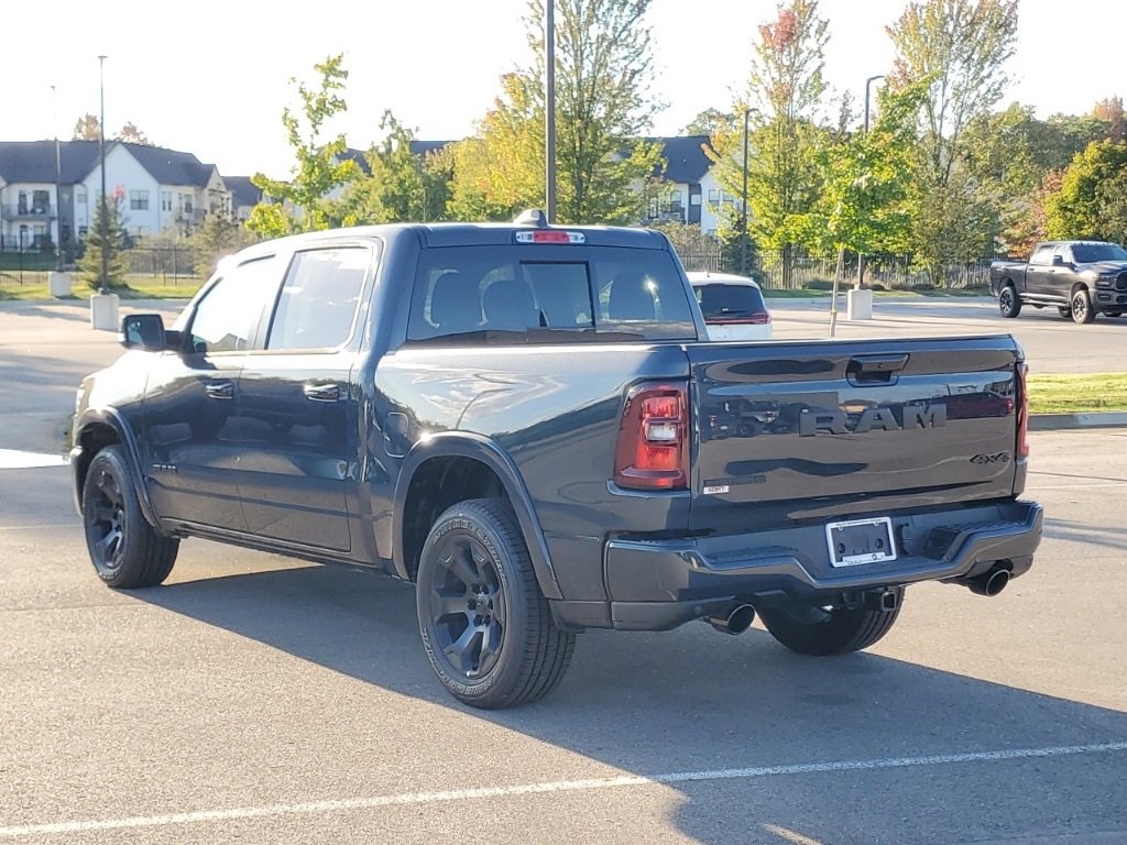 New 2026 RAM 1500 4x4 Crew Cab image 32