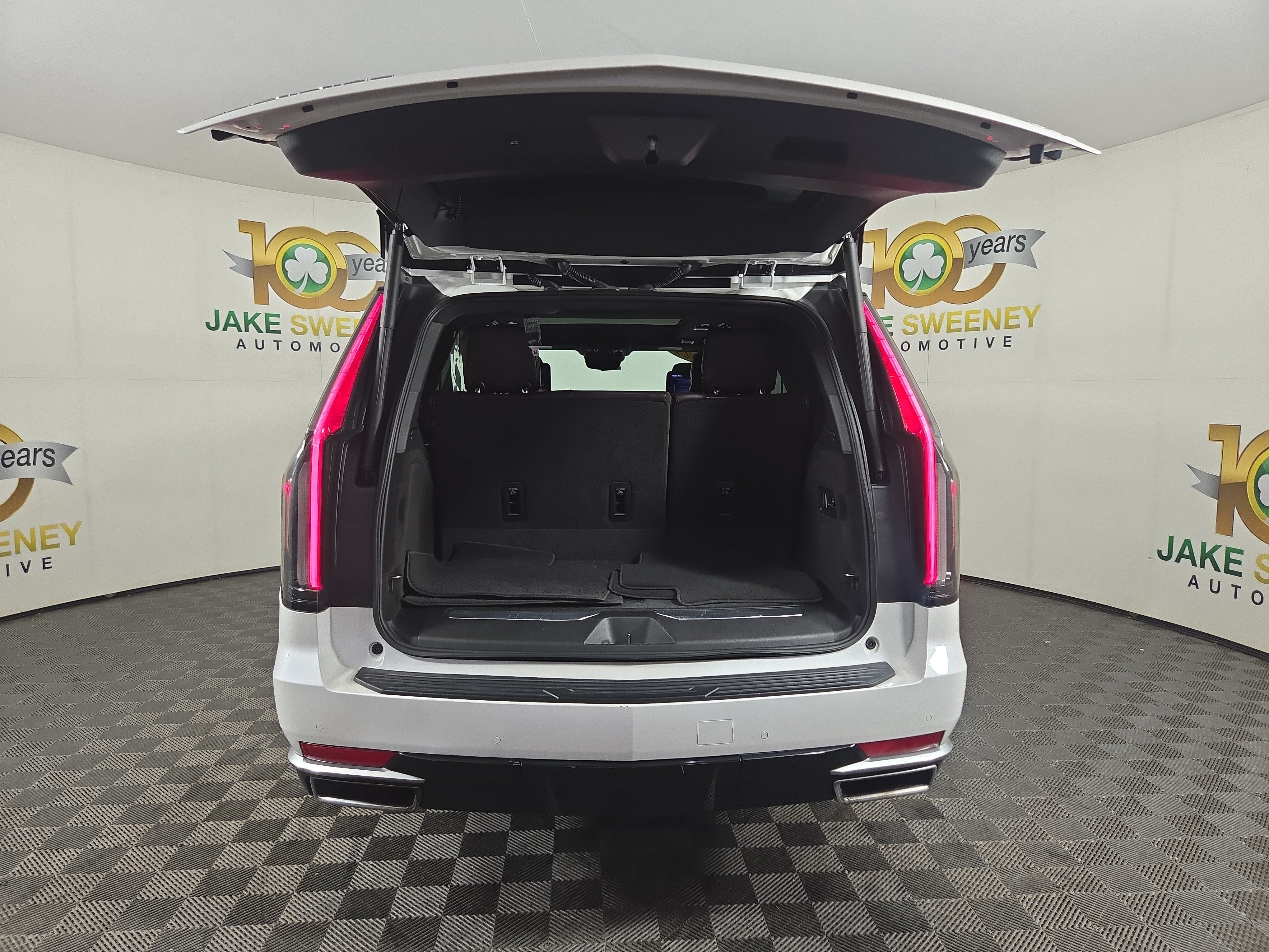 Used 2023 Cadillac Escalade Premium Luxury Platinum AWD/4WD image 36