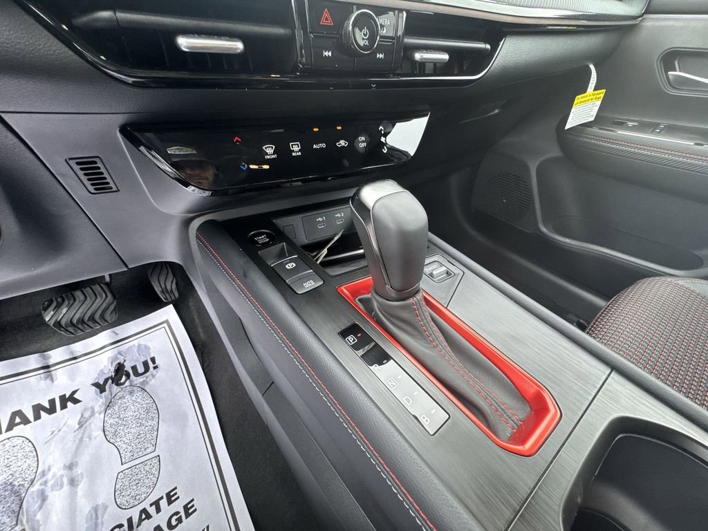 New 2025 Nissan Kicks SR image 20