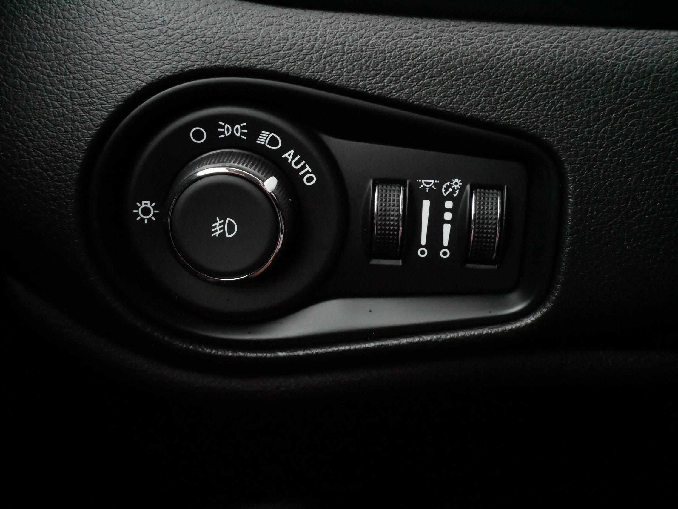Used 2023 Jeep Renegade Limited AWD/4WD image 26