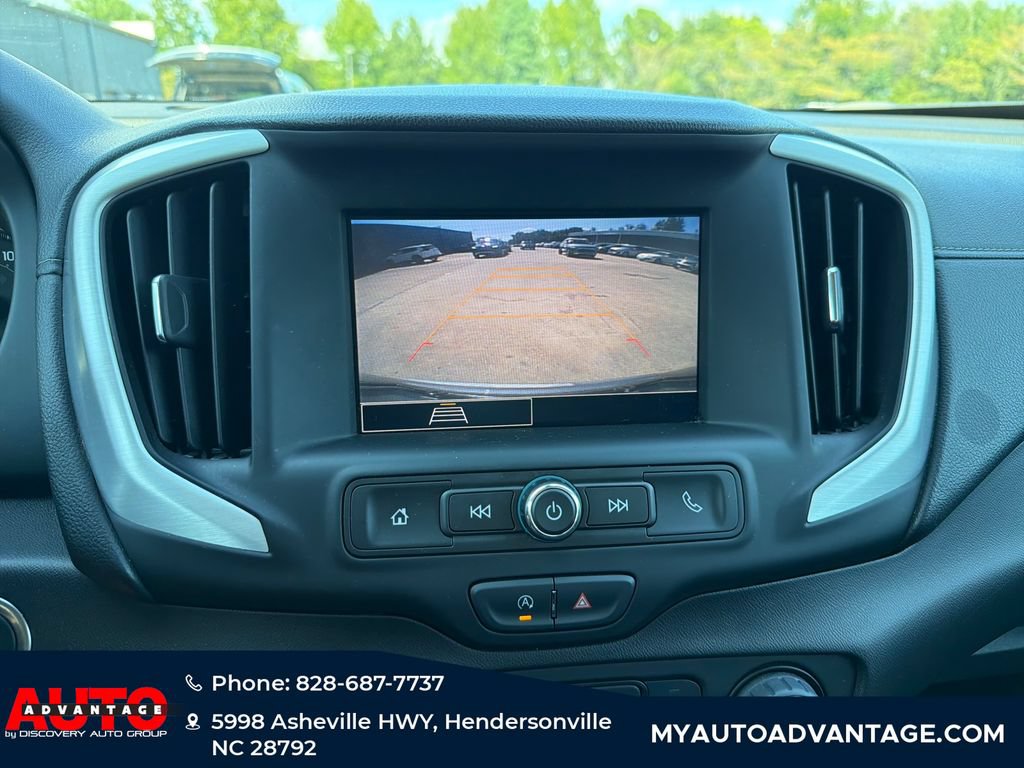 Used 2024 GMC Terrain SLE AWD/4WD image 17