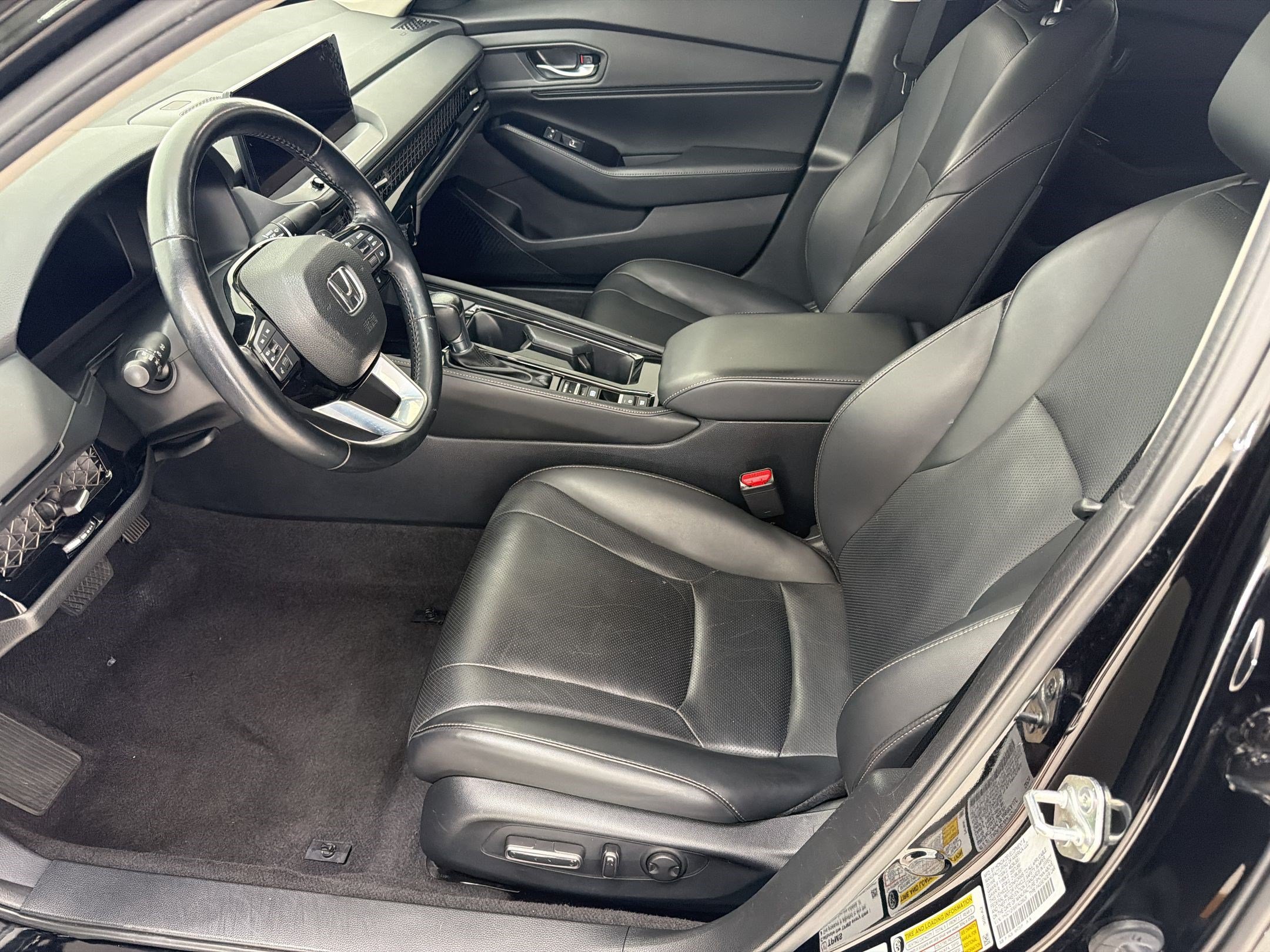 Used 2023 Honda Accord Touring image 5