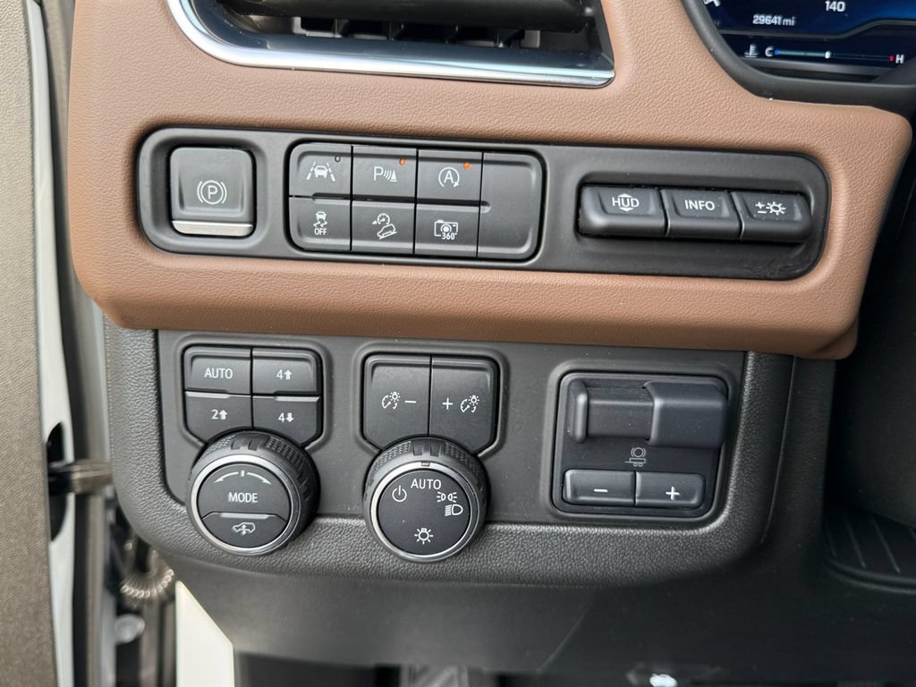 Used 2024 Chevrolet Tahoe High Country AWD/4WD image 23