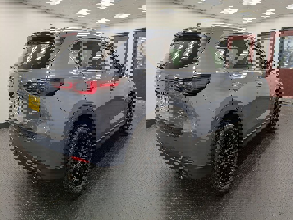 Certified 2023 MAZDA CX-5 Carbon Edition image 4