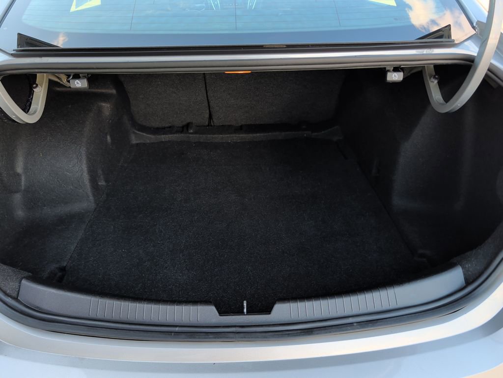 Used 2018 Chevrolet Malibu LT image 20