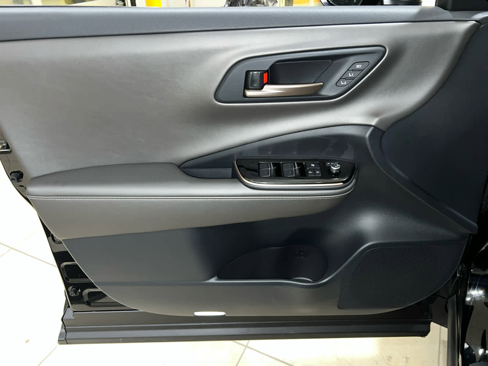 Used 2026 Toyota Crown Nightshade image 15