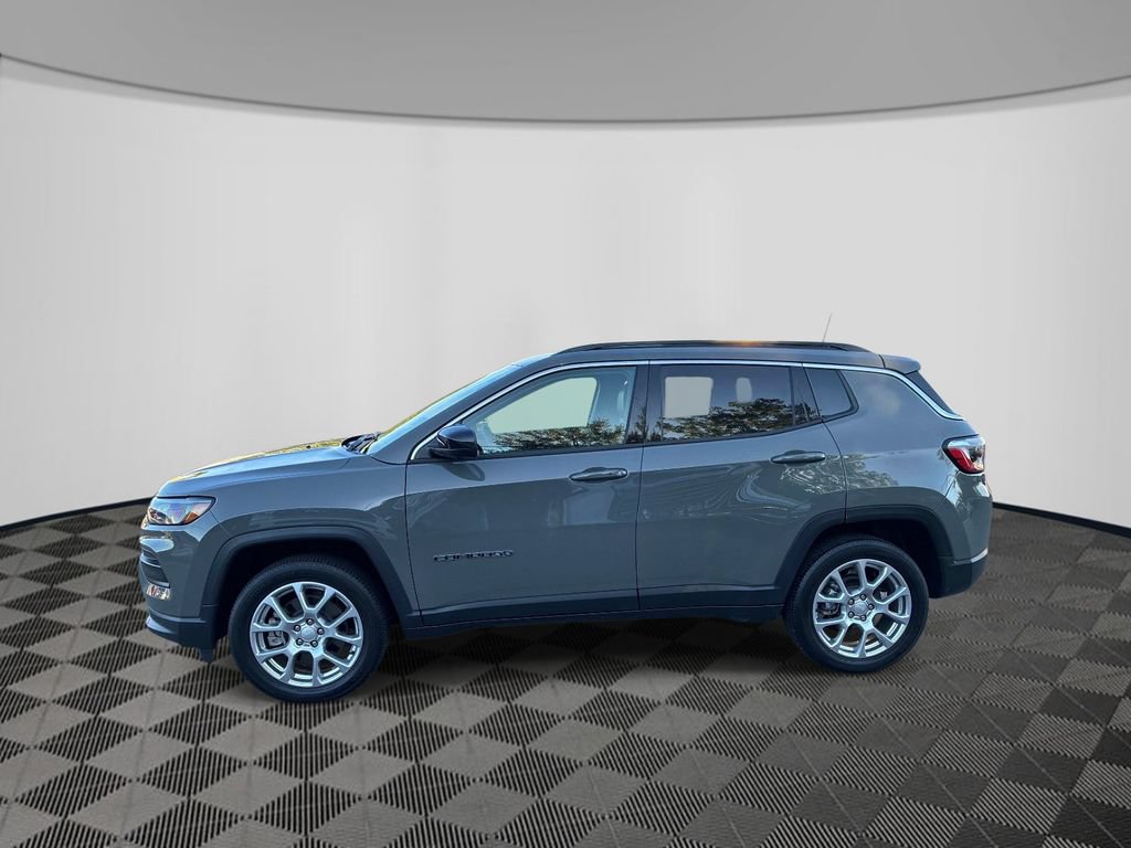 Certified 2023 Jeep Compass Latitude AWD/4WD image 4
