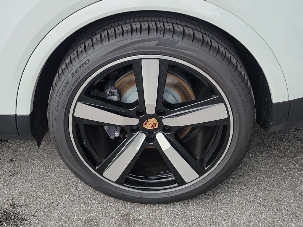 Certified 2026 Porsche Cayenne AWD/4WD image 11