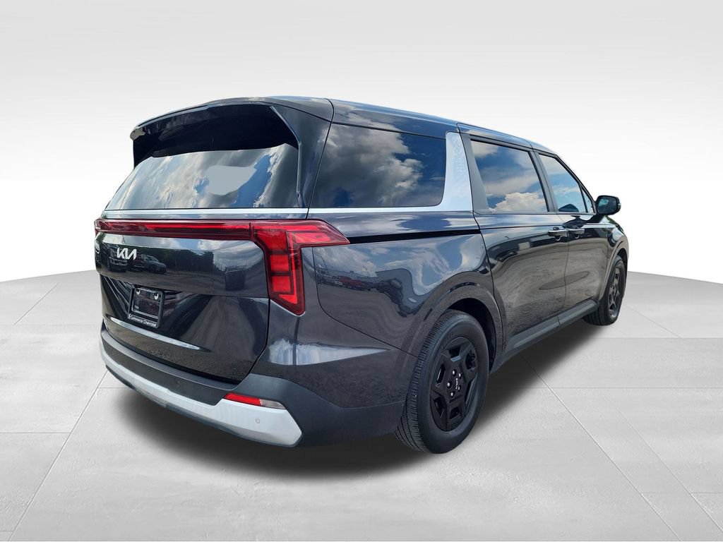 Used 2025 Kia Carnival FWD image 7