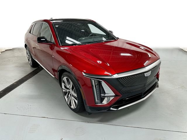 Certified 2025 Cadillac Lyriq Luxury w/ LPO, Floor Liner Package AWD/4WD image 1