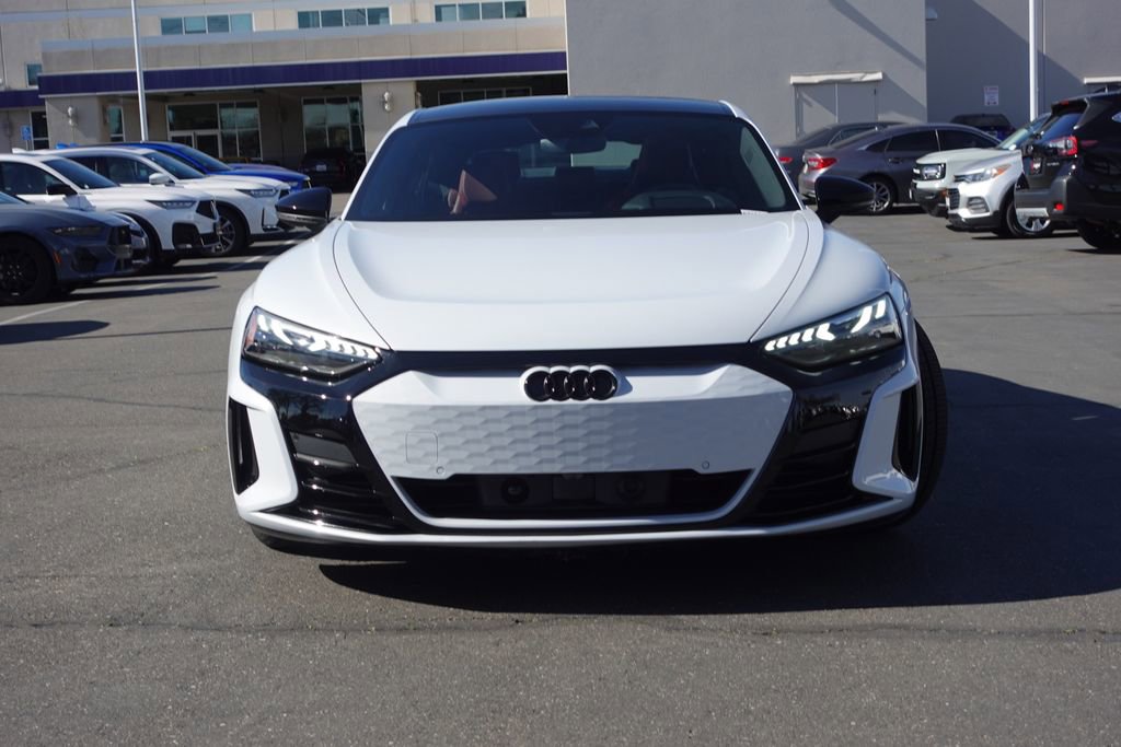 Used 2024 Audi e-tron GT Premium Plus image 2