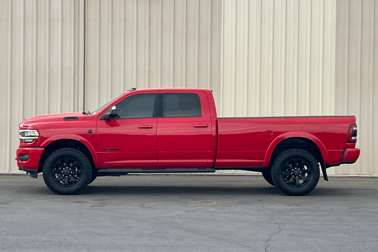 Used 2020 RAM 3500 Laramie w/ Night Edition AWD/4WD image 10