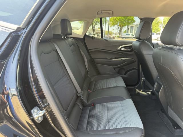 Certified 2025 Chevrolet Trax LT w/ LT Convenience Package FWD image 33