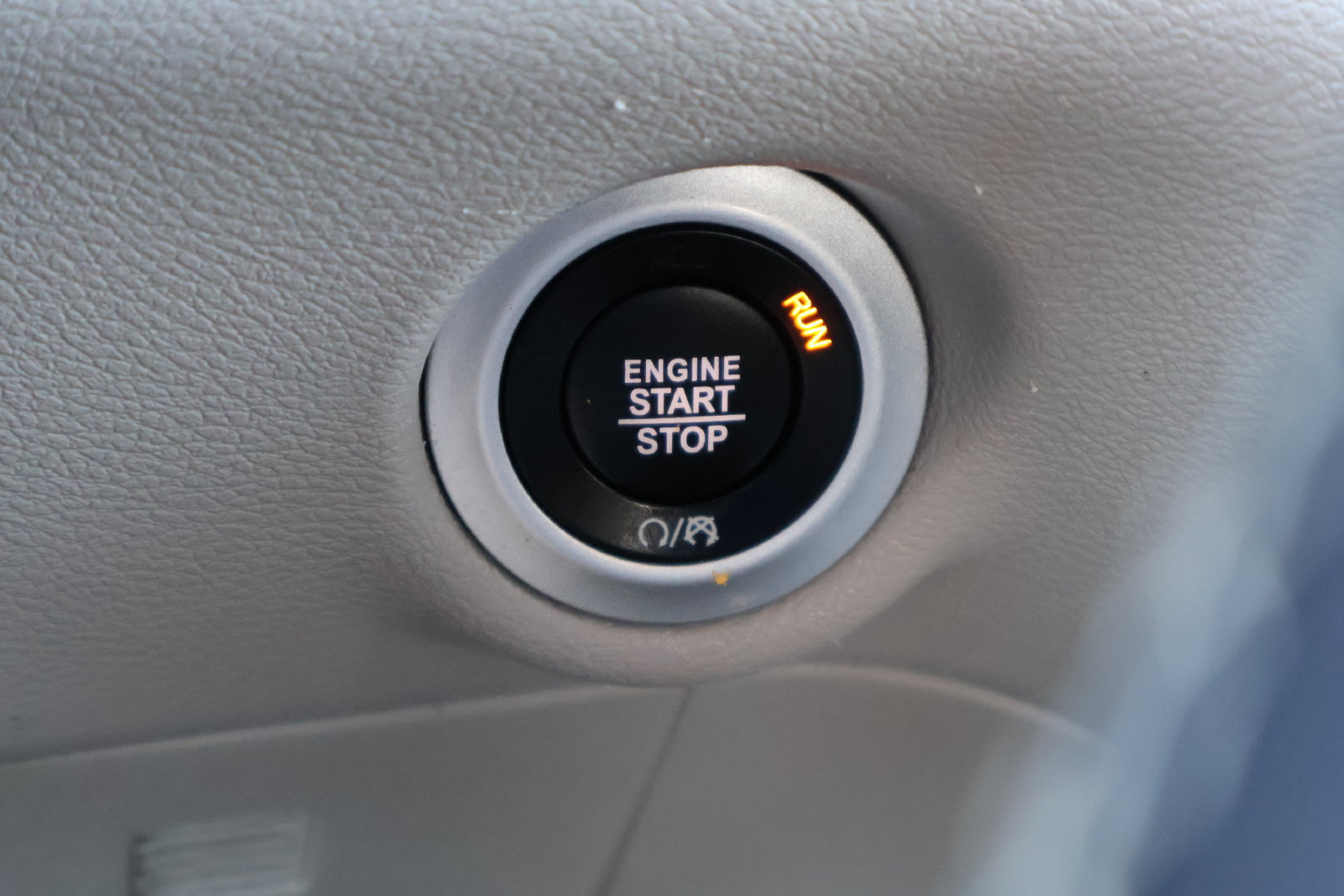 Used 2024 Chrysler Pacifica Touring-L FWD image 25