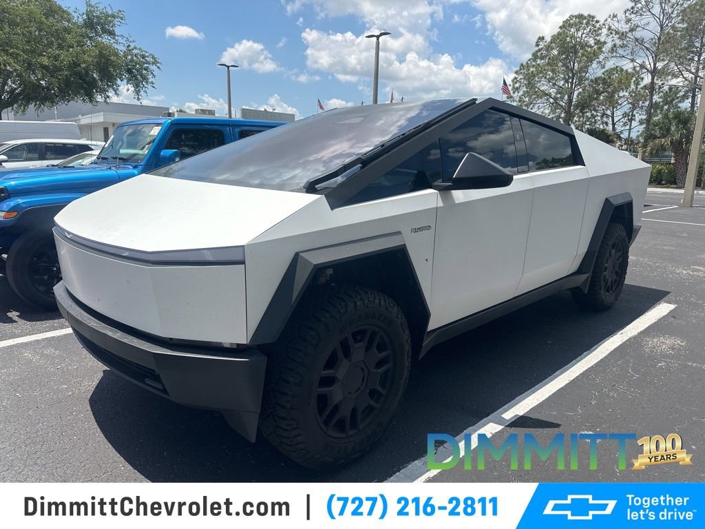 Used 2024 Tesla Cybertruck AWD Crew Cab image 1