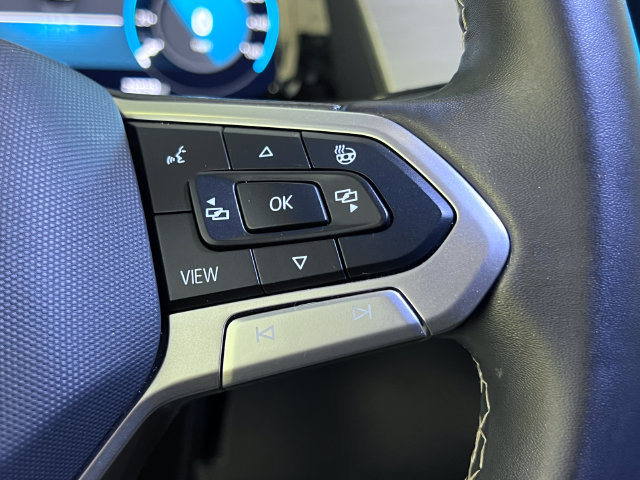 Certified 2024 Volkswagen Atlas Cross Sport SE FWD image 21