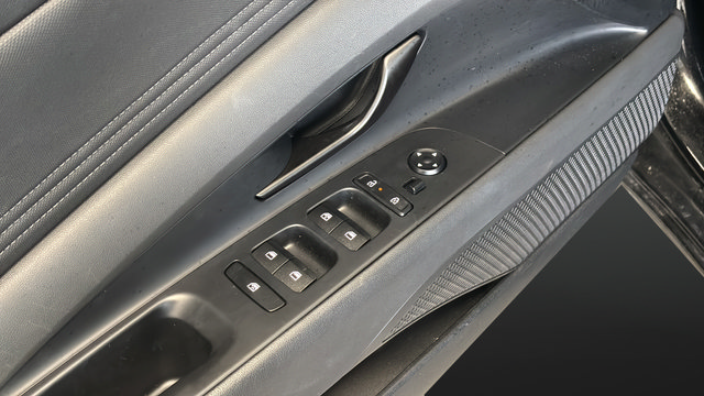 Certified 2025 Hyundai Elantra Sport FWD image 21