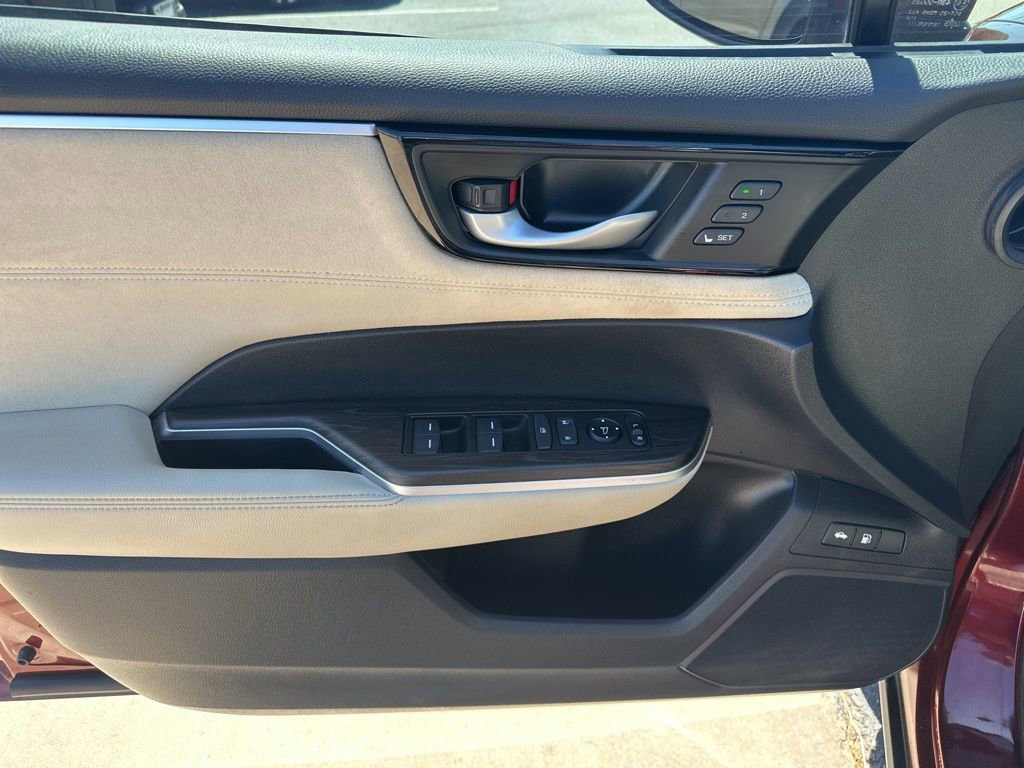 Used 2018 Honda Clarity Touring image 16