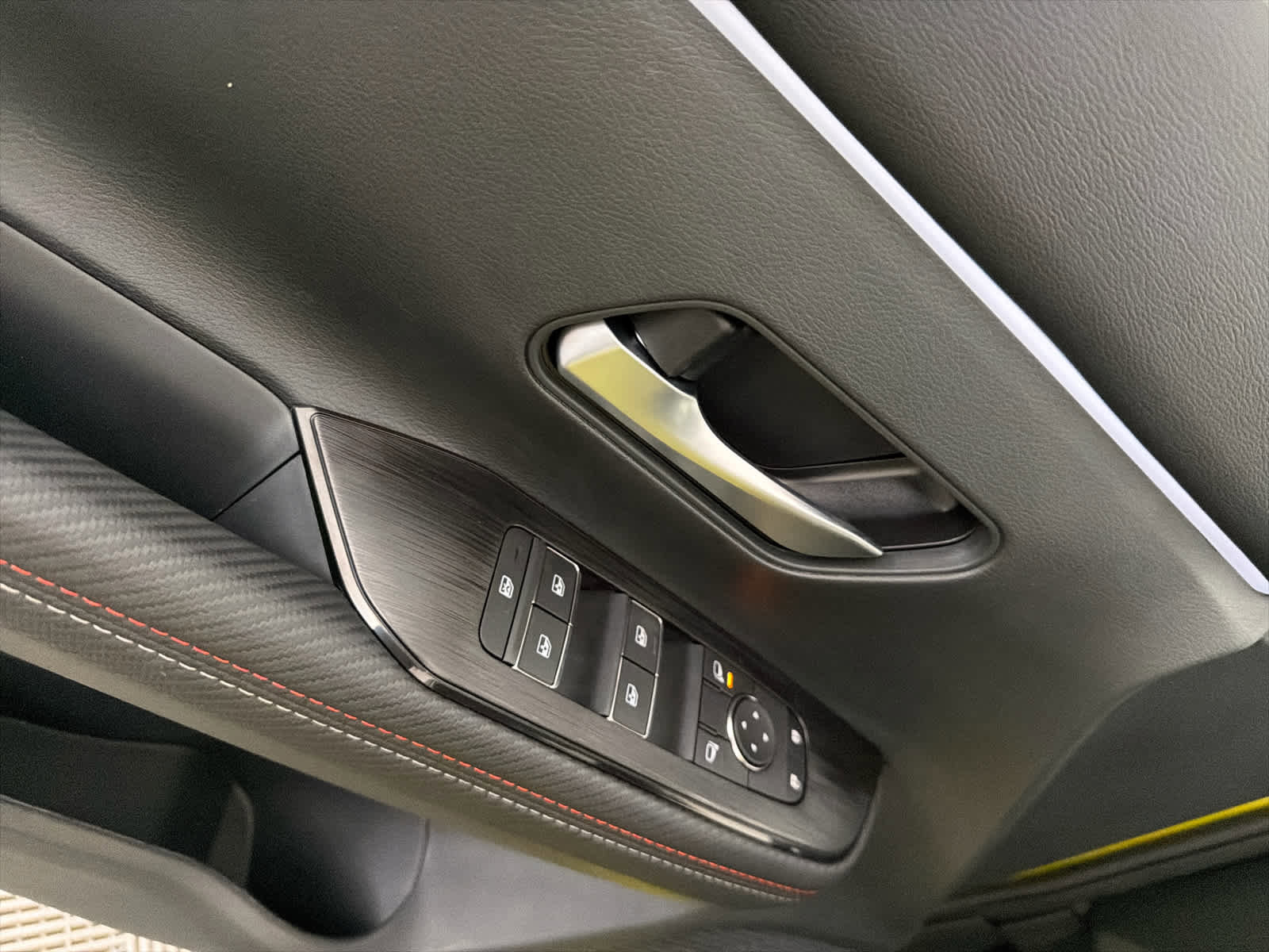 New 2026 Nissan Kicks SR w/ SR Premium Package image 15