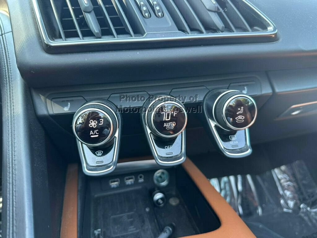 Used 2021 Audi R8 V10 w/ Premium Package RWD image 27