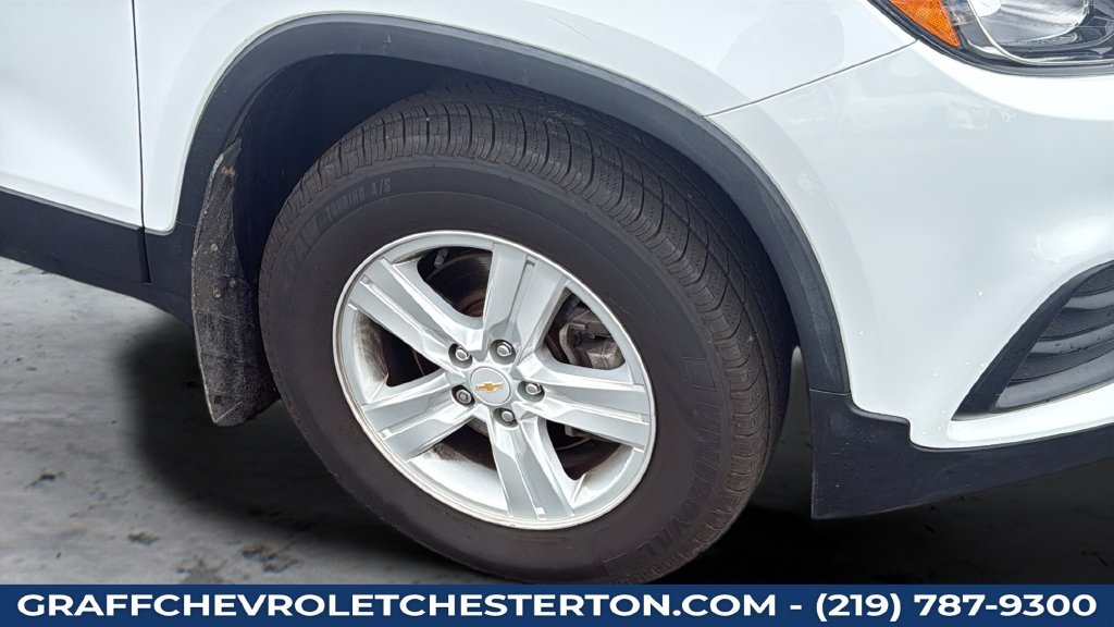Used 2021 Chevrolet Trax LS w/ Tint and Cruise Package AWD/4WD image 31