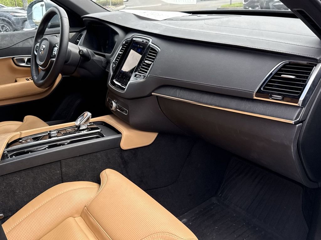 Used 2023 Volvo XC90 T8 Ultimate w/ Protection Package Premier image 15