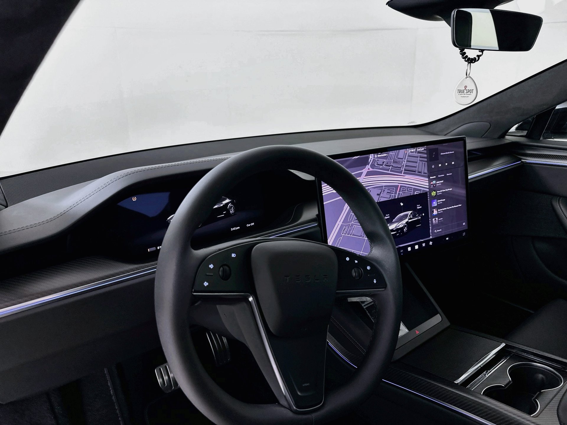 Used 2026 Tesla Model S Plaid AWD/4WD image 10