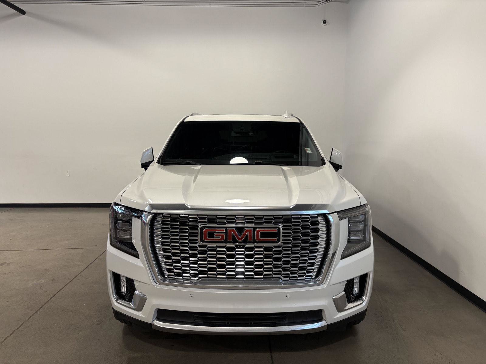 Used 2023 GMC Yukon Denali AWD/4WD image 10