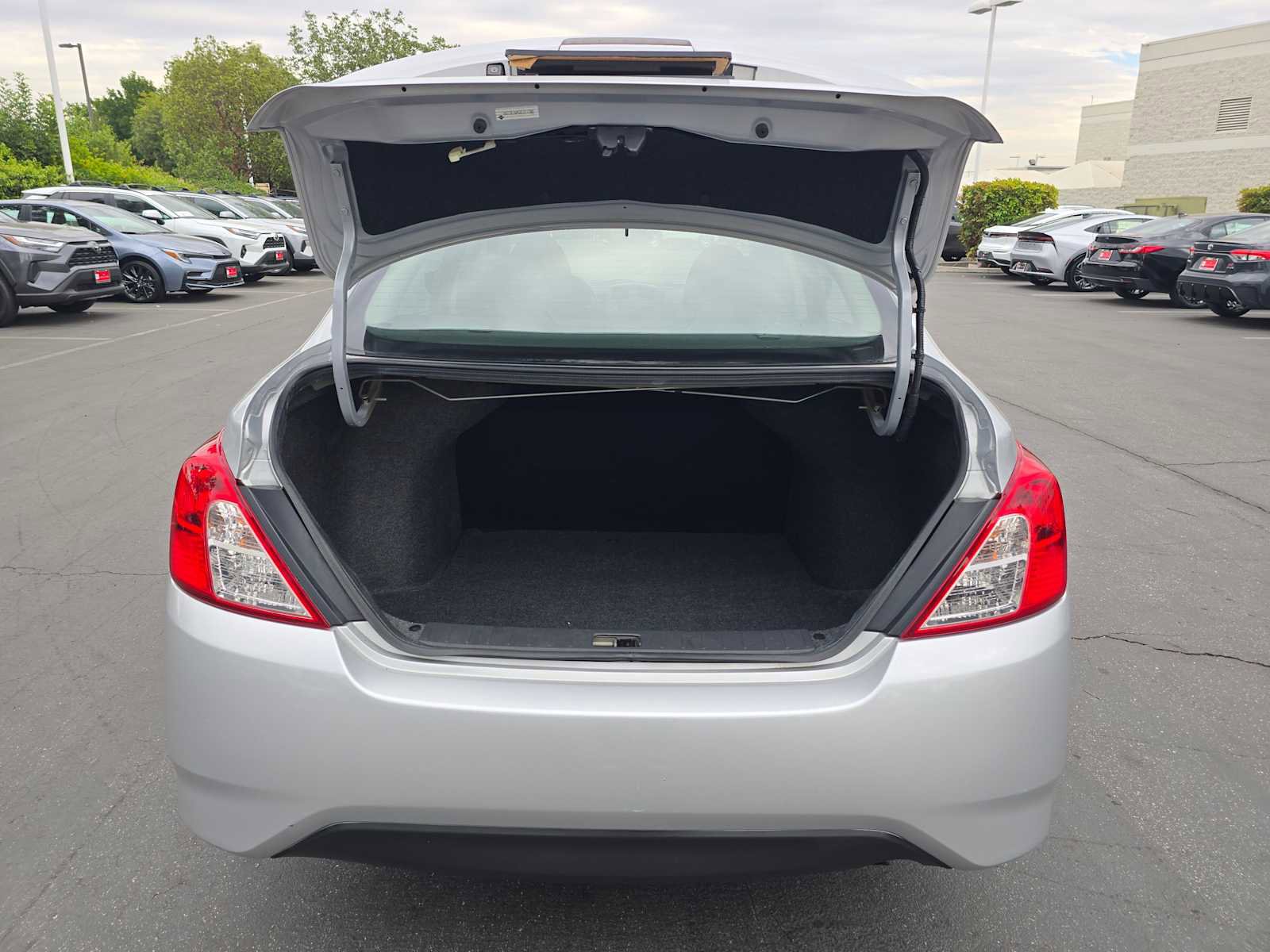 Used 2019 Nissan Versa S Plus image 15