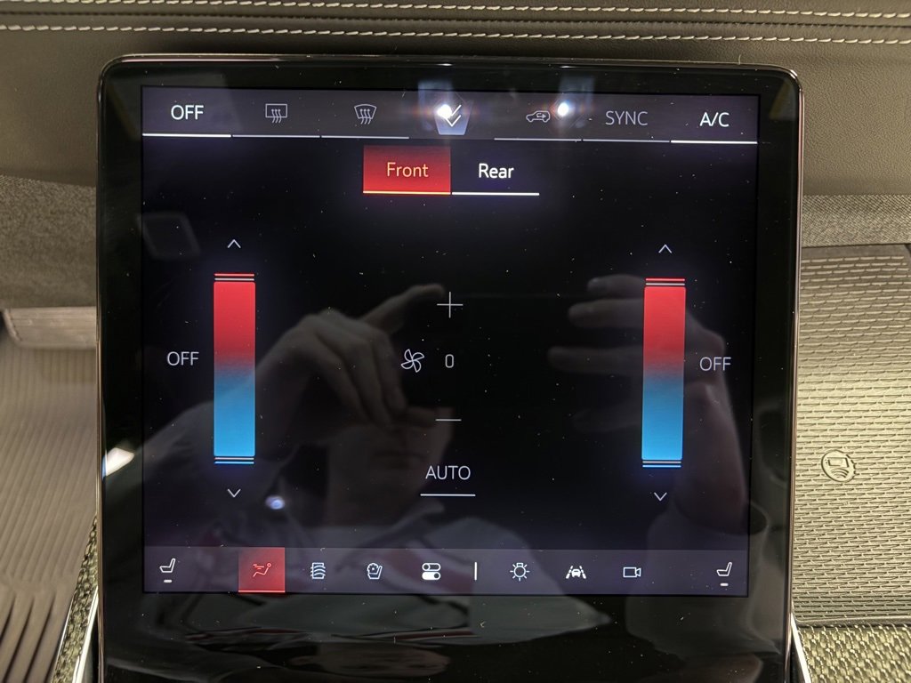 Used 2025 Cadillac Escalade ESV V image 29