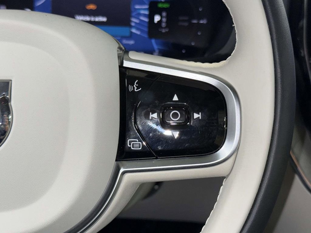 Used 2025 Volvo XC60 T8 Plus w/ Climate Package image 30