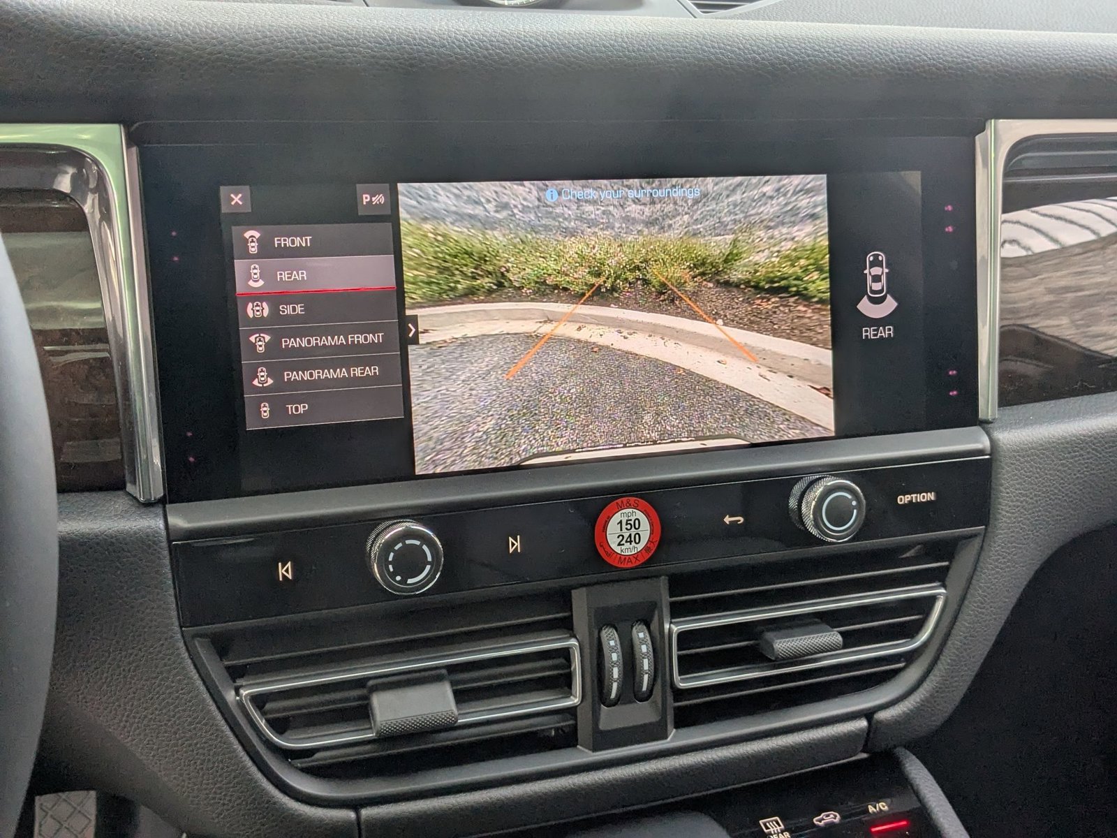 Certified 2026 Porsche Macan image 19