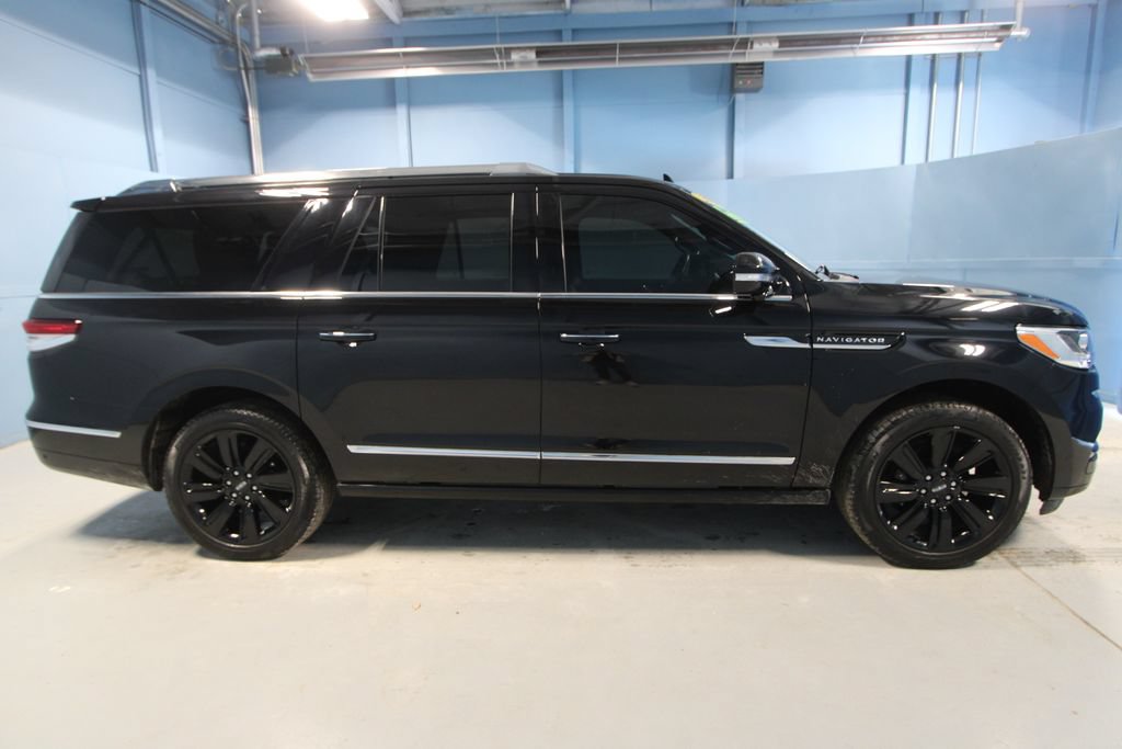 Used 2024 Lincoln Navigator L Reserve AWD/4WD image 35