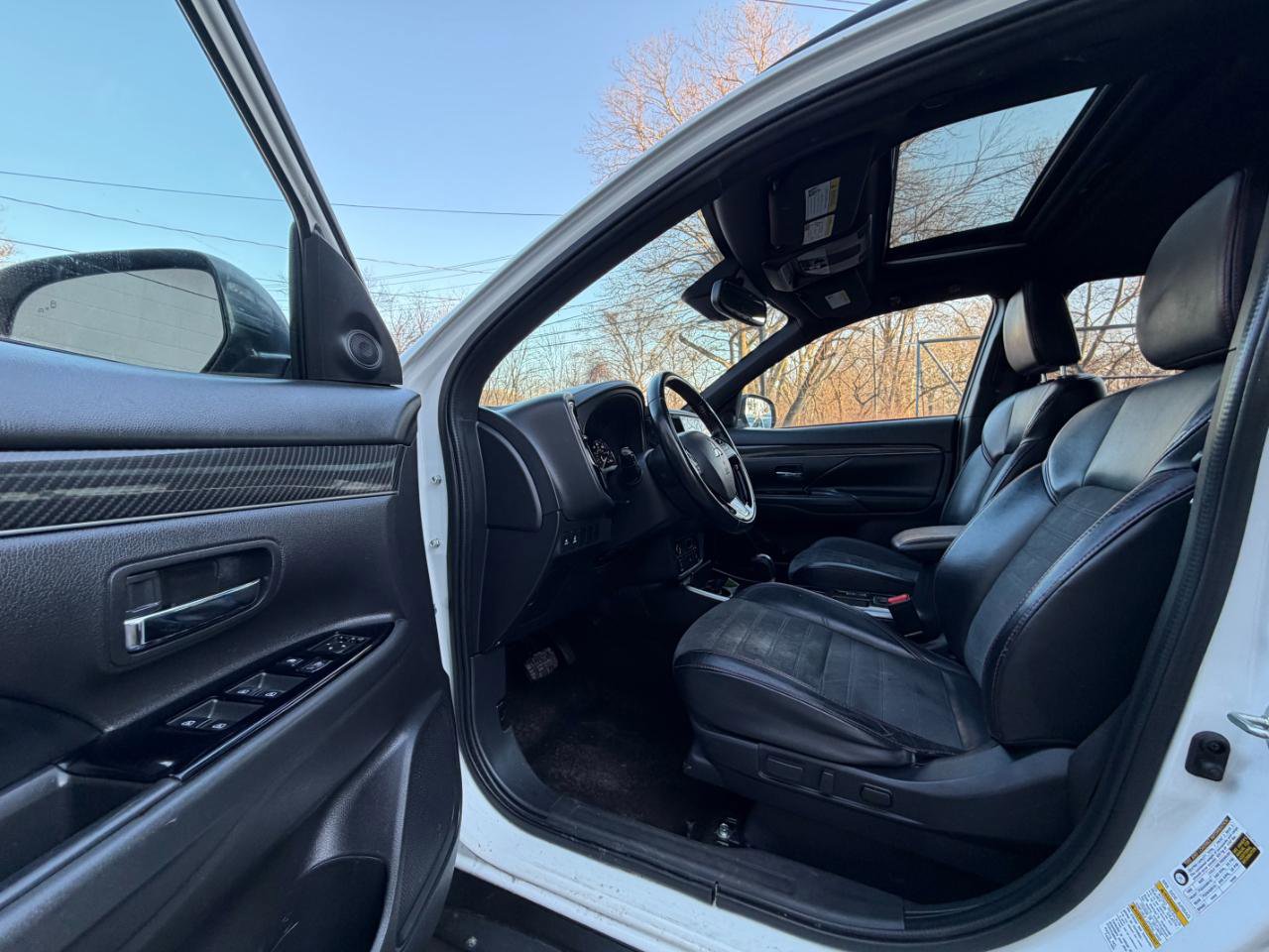 Used 2020 Mitsubishi Outlander LE FWD image 19